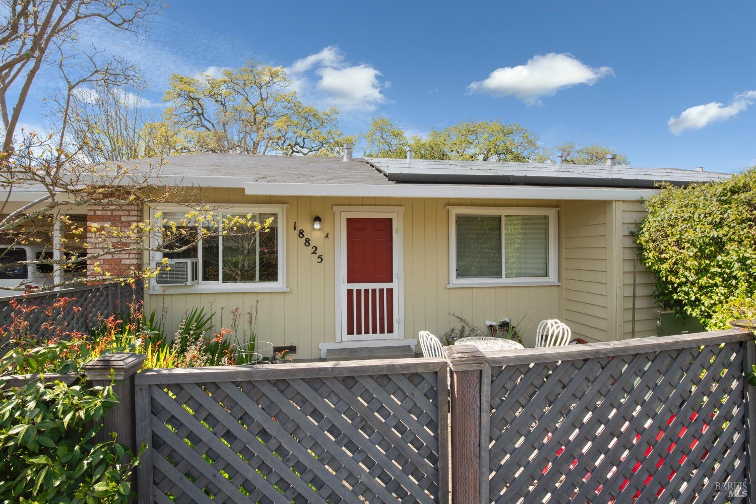 18823-18825 Beatrice Dr S