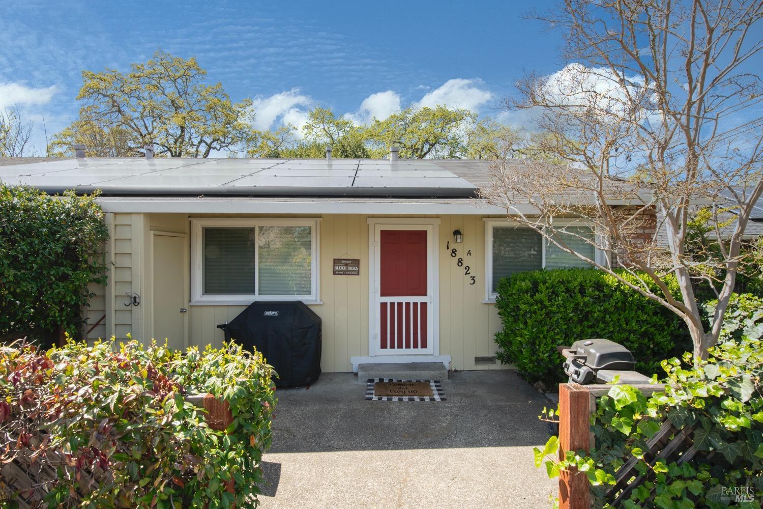 18823-18825 Beatrice Dr S