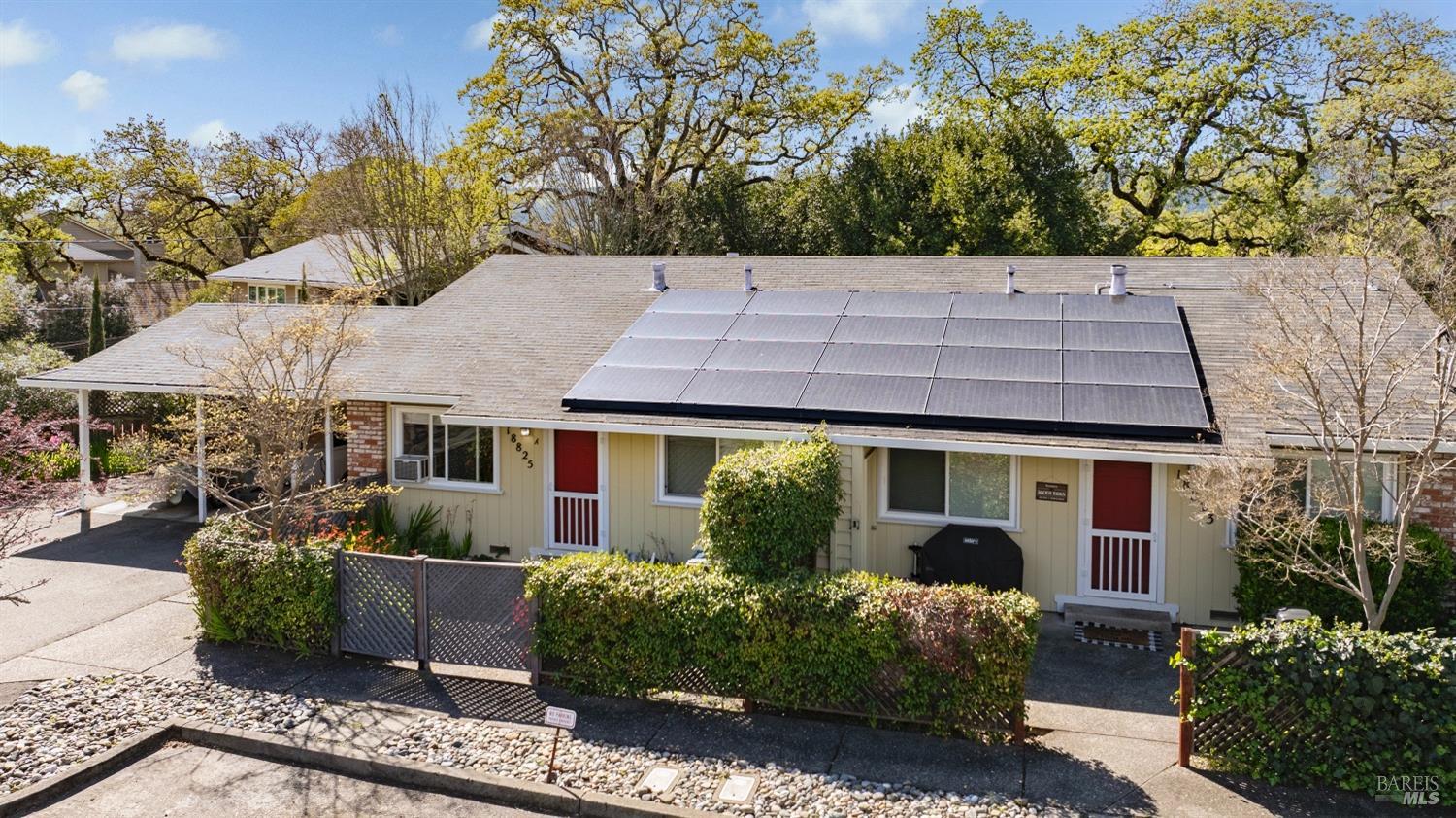 18823-18825 Beatrice Dr S