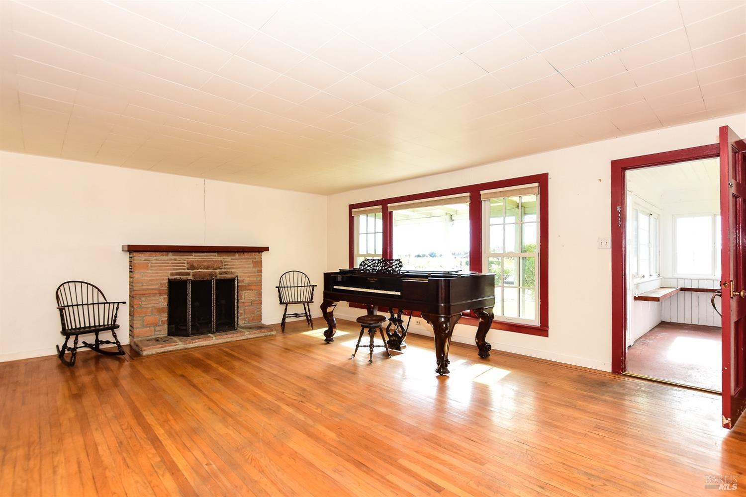 1440 Lovall Valley Rd