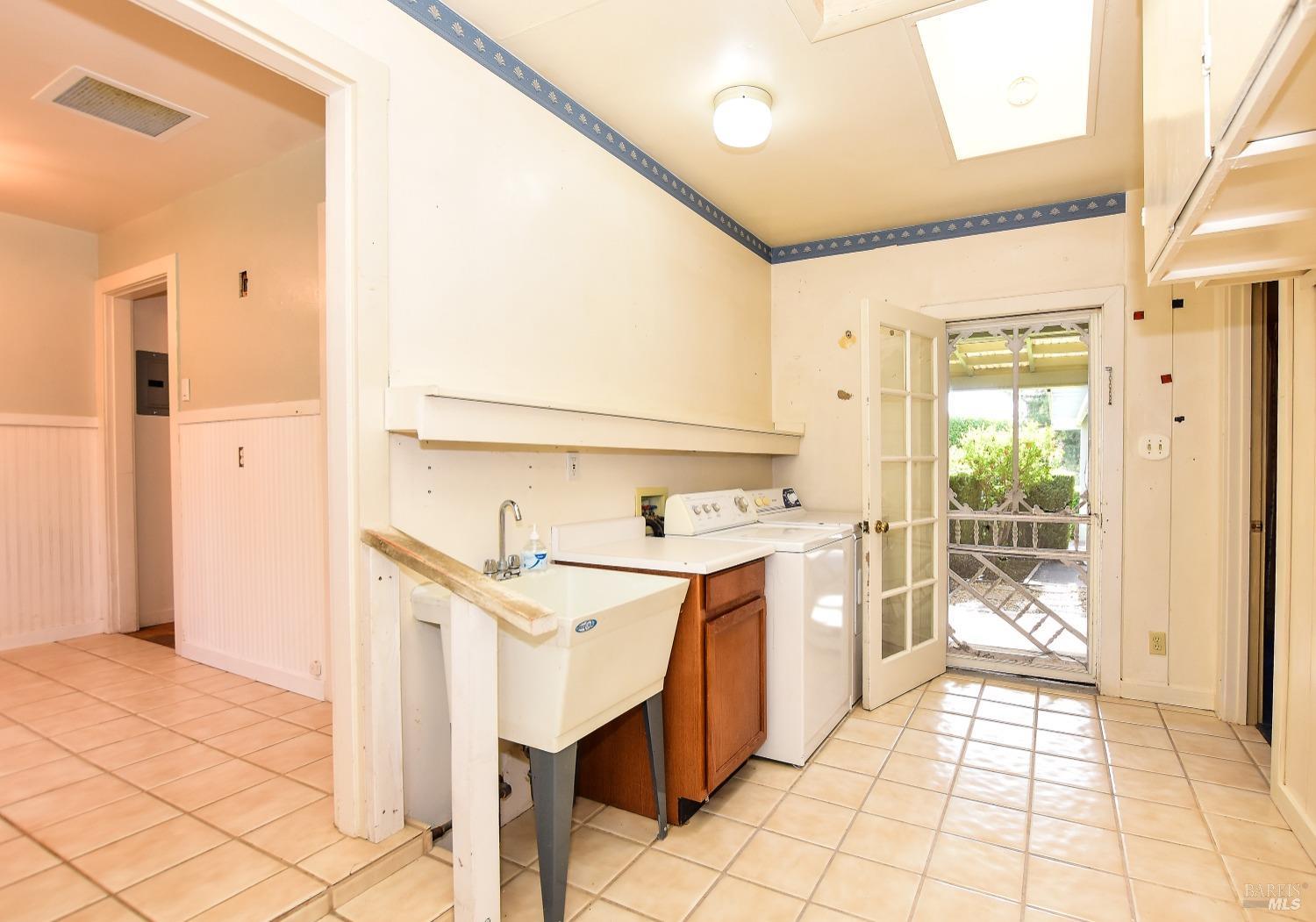 1440 Lovall Valley Rd