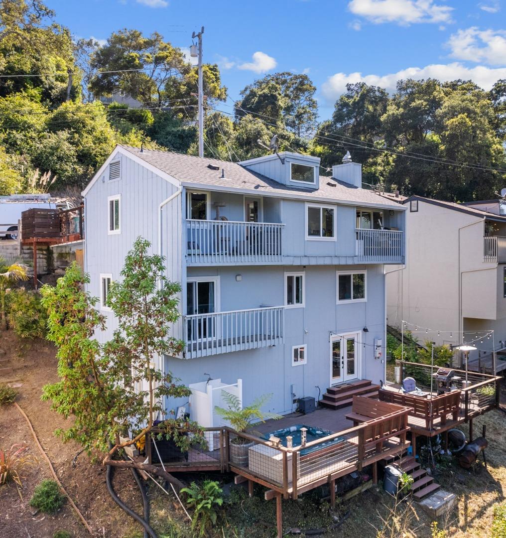 923 Vista Del Mar DR