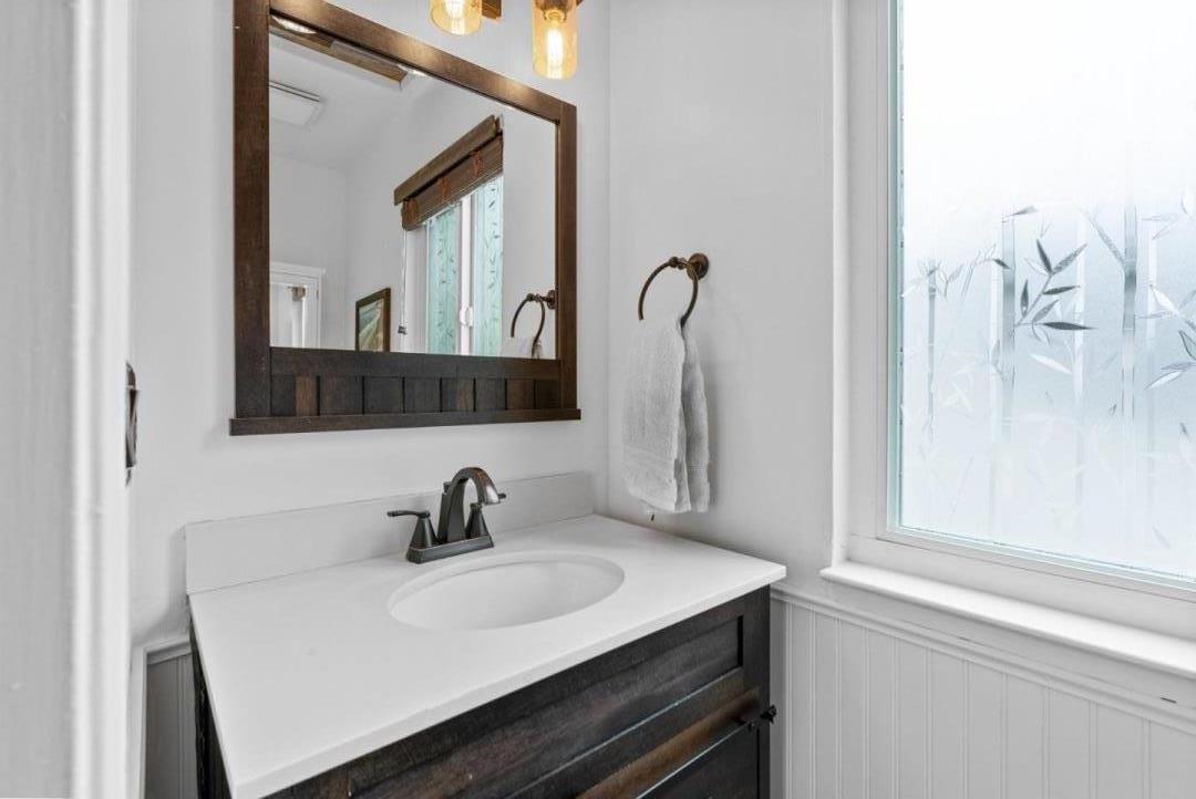 923 Vista Del Mar DR