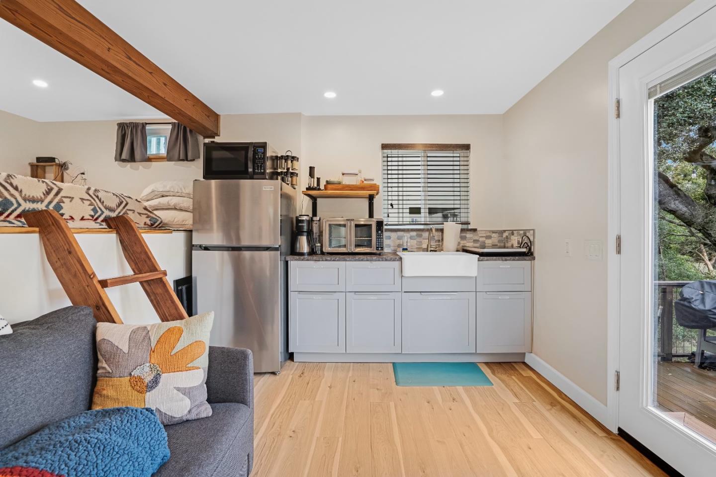 923 Vista Del Mar DR