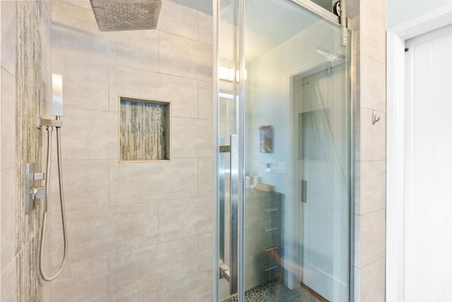 923 Vista Del Mar DR