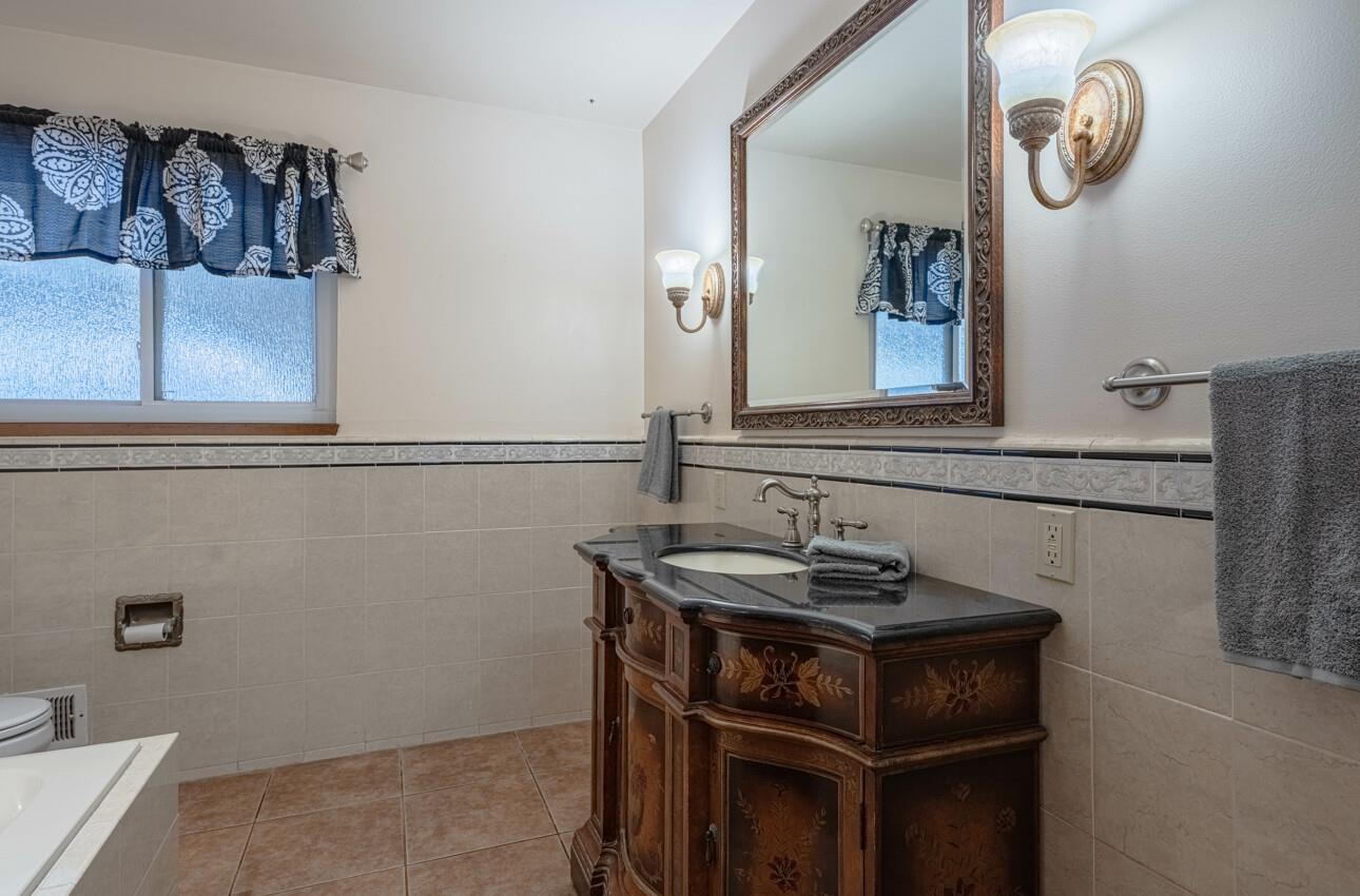 9 Santa Lucia Avenue