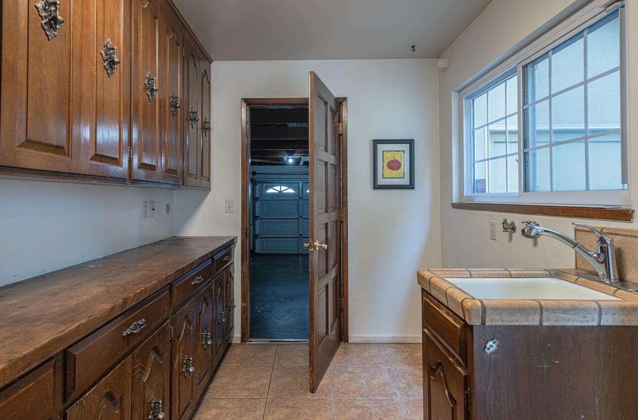 9 Santa Lucia Avenue