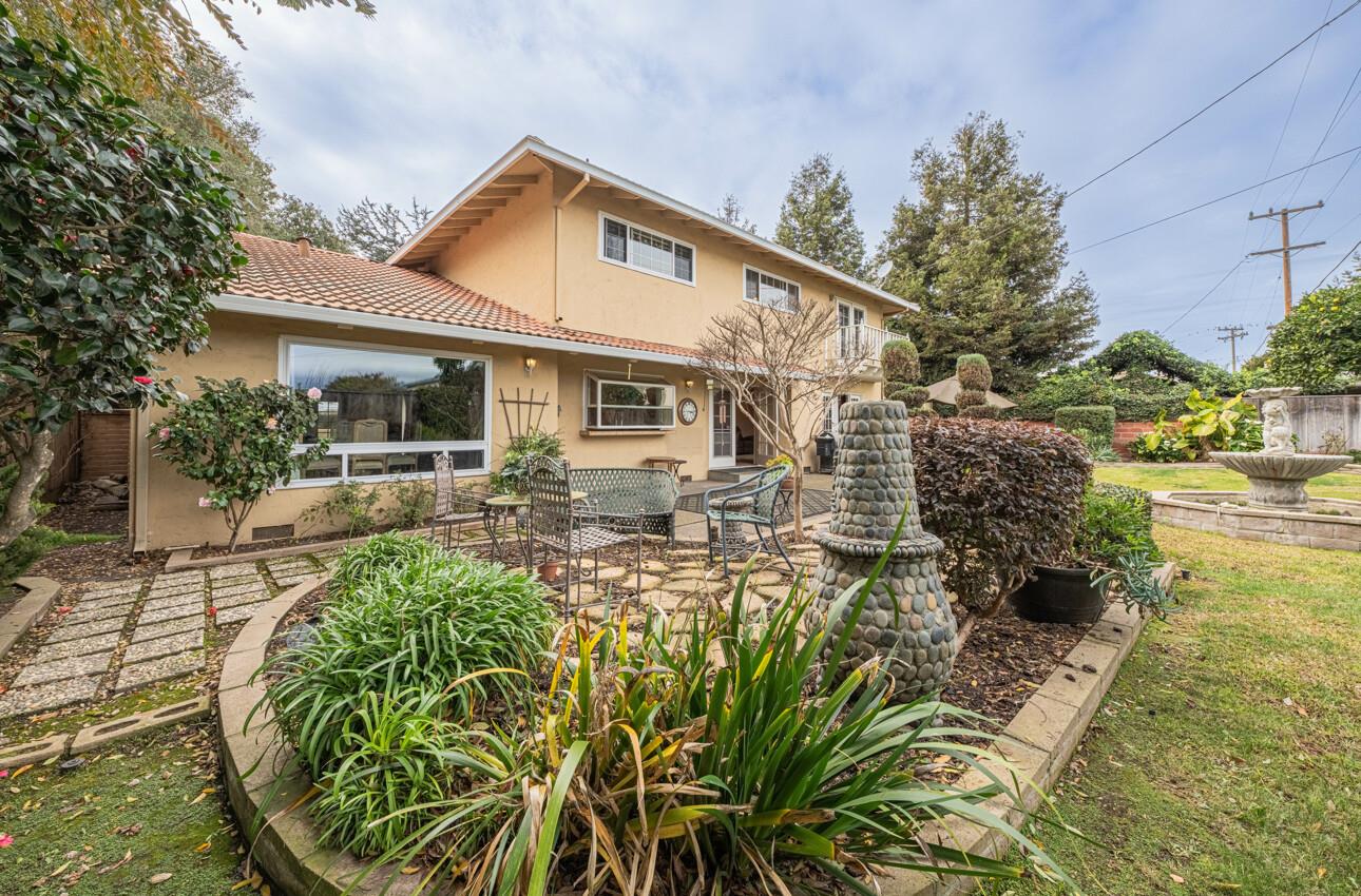 9 Santa Lucia Avenue