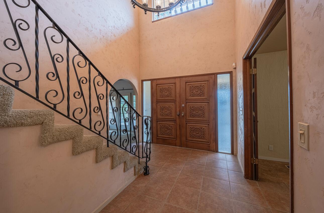 9 Santa Lucia Avenue