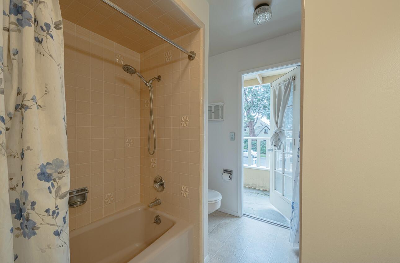 9 Santa Lucia Avenue