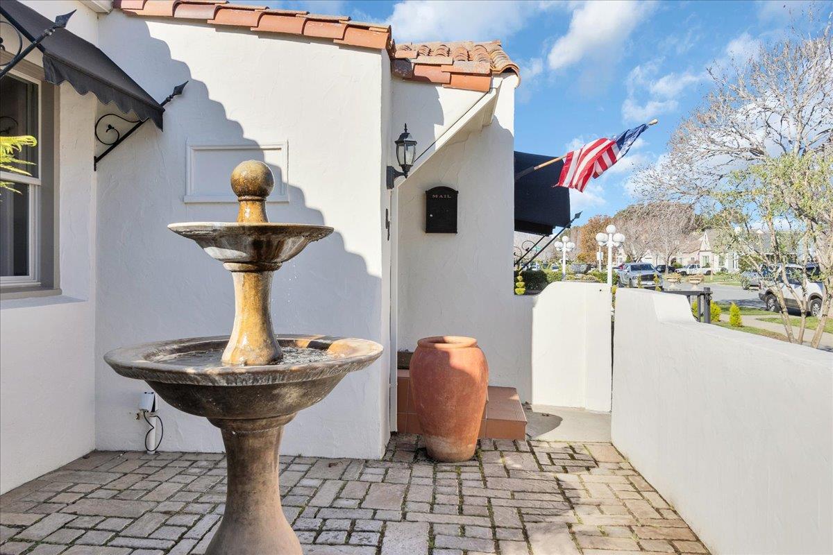 88 Carmel AVE