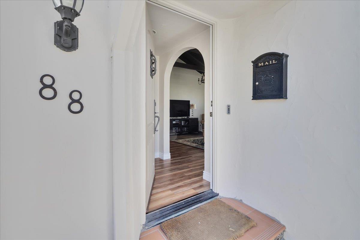 88 Carmel AVE