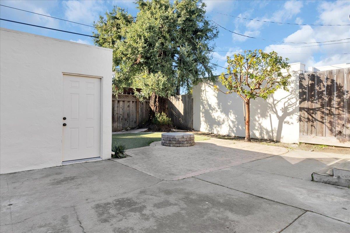 88 Carmel AVE