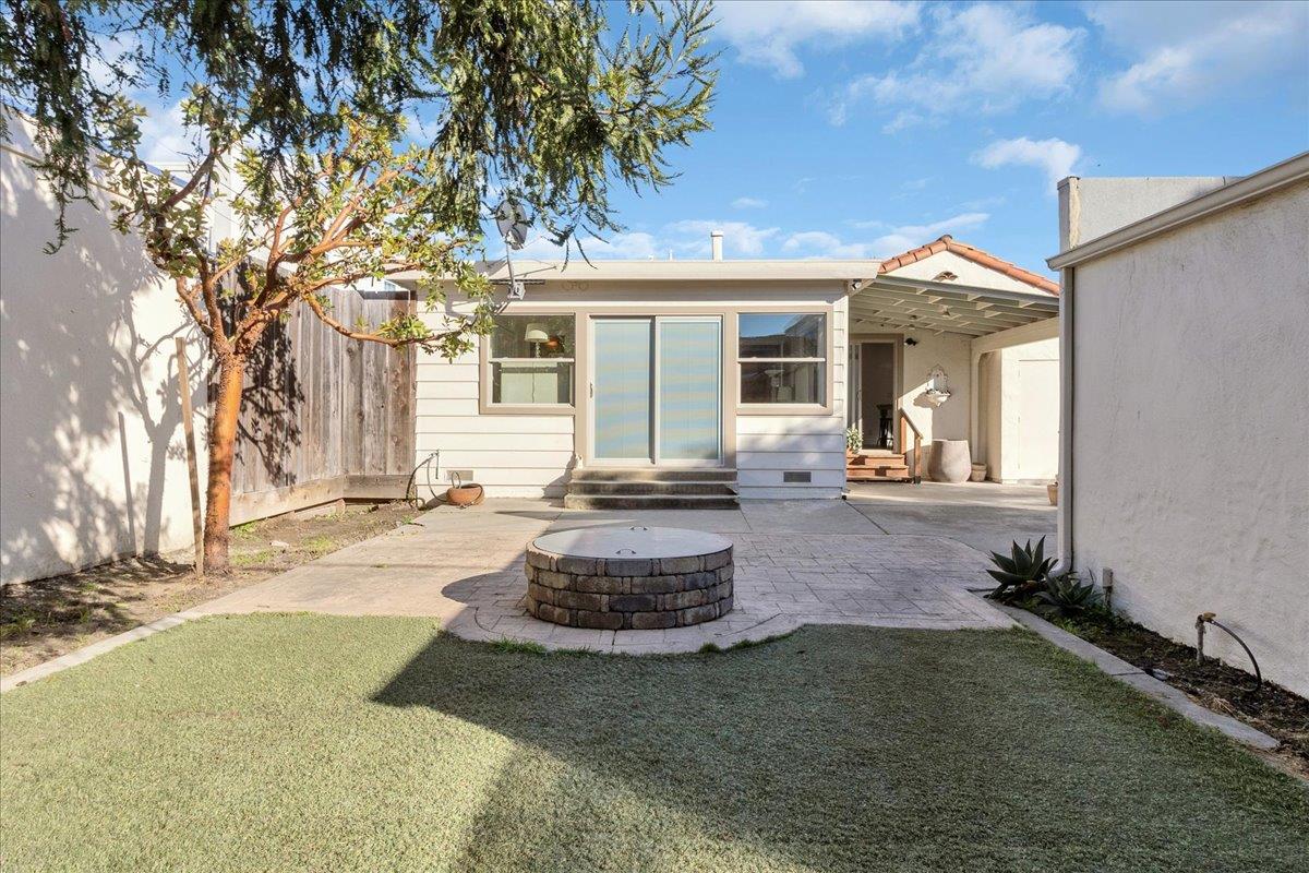 88 Carmel AVE