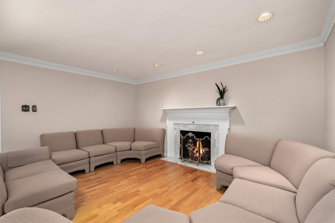 2363 James Dr