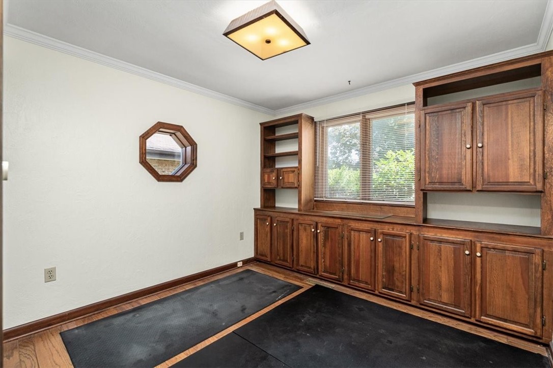2363 James Dr
