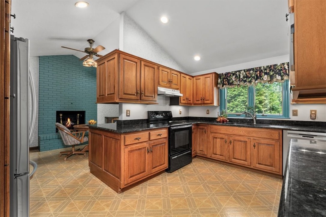 2363 James Dr