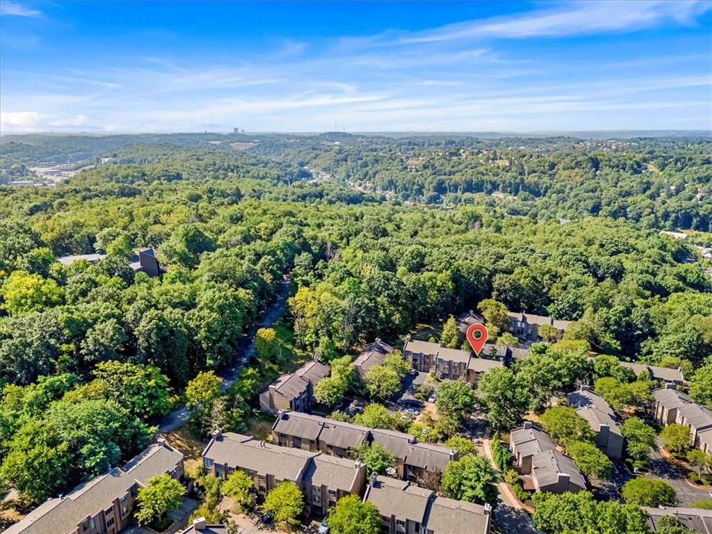 385 Hawthorn Ct