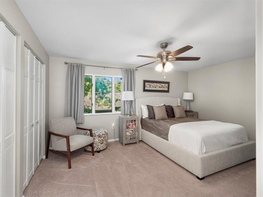 385 Hawthorn Ct