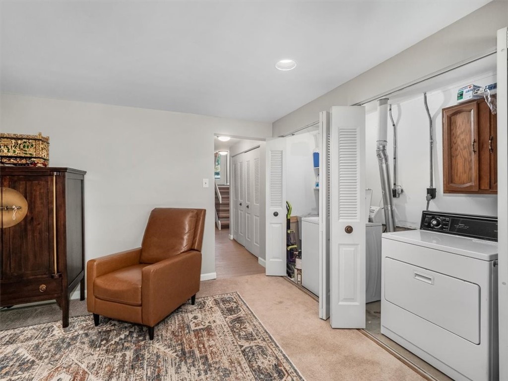 385 Hawthorn Ct