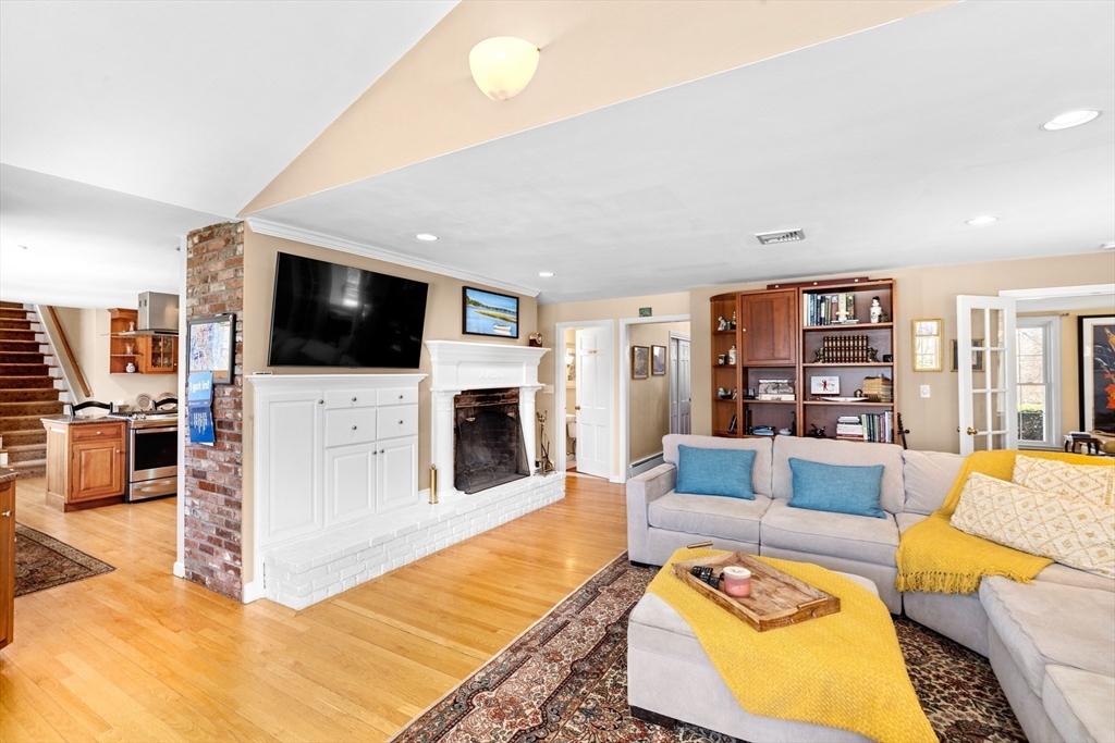 14 Fairoaks Ln