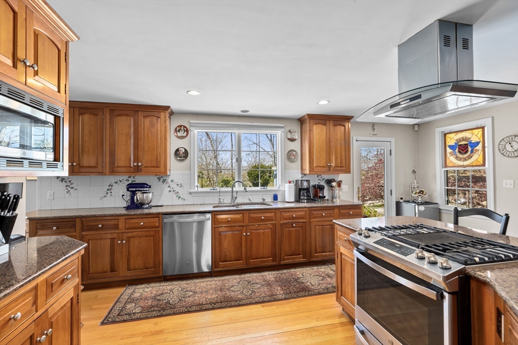 14 Fairoaks Ln