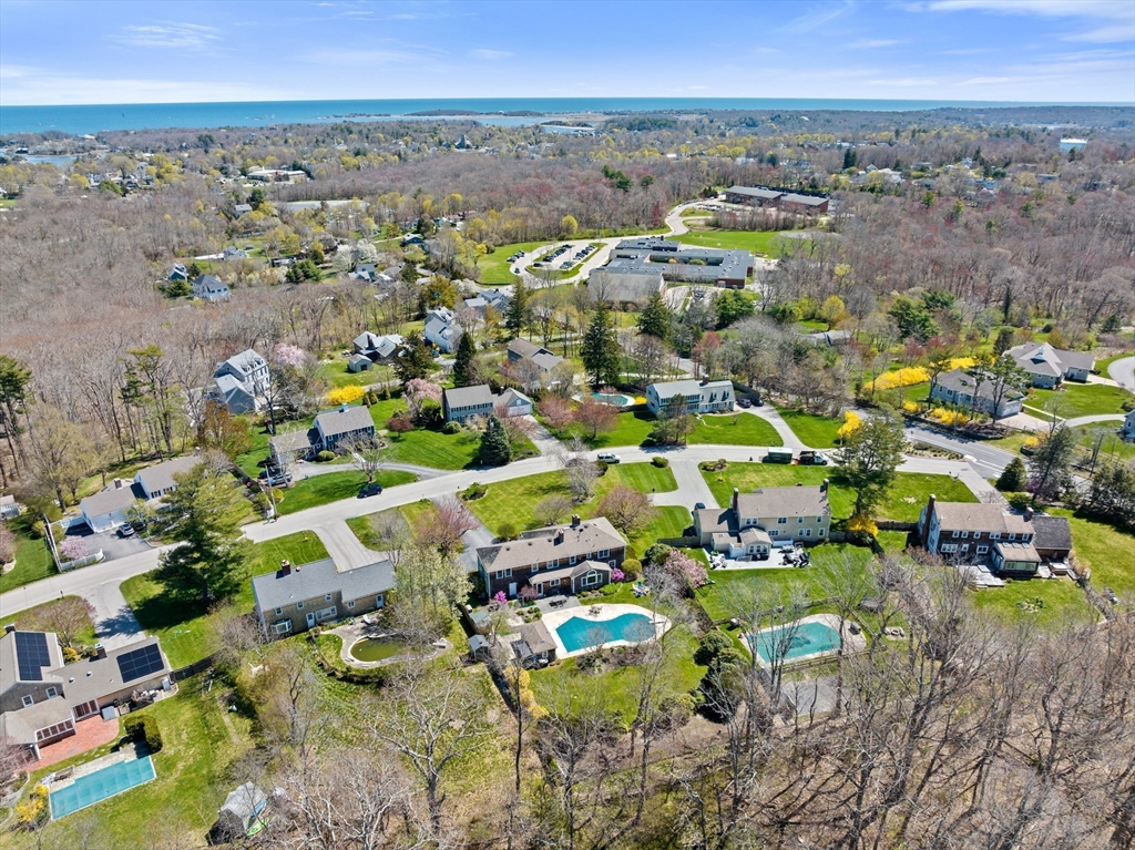14 Fairoaks Ln