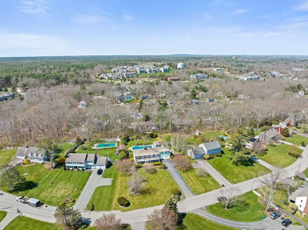 14 Fairoaks Ln