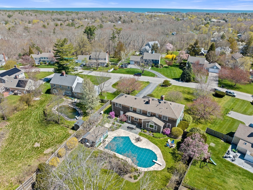 14 Fairoaks Ln