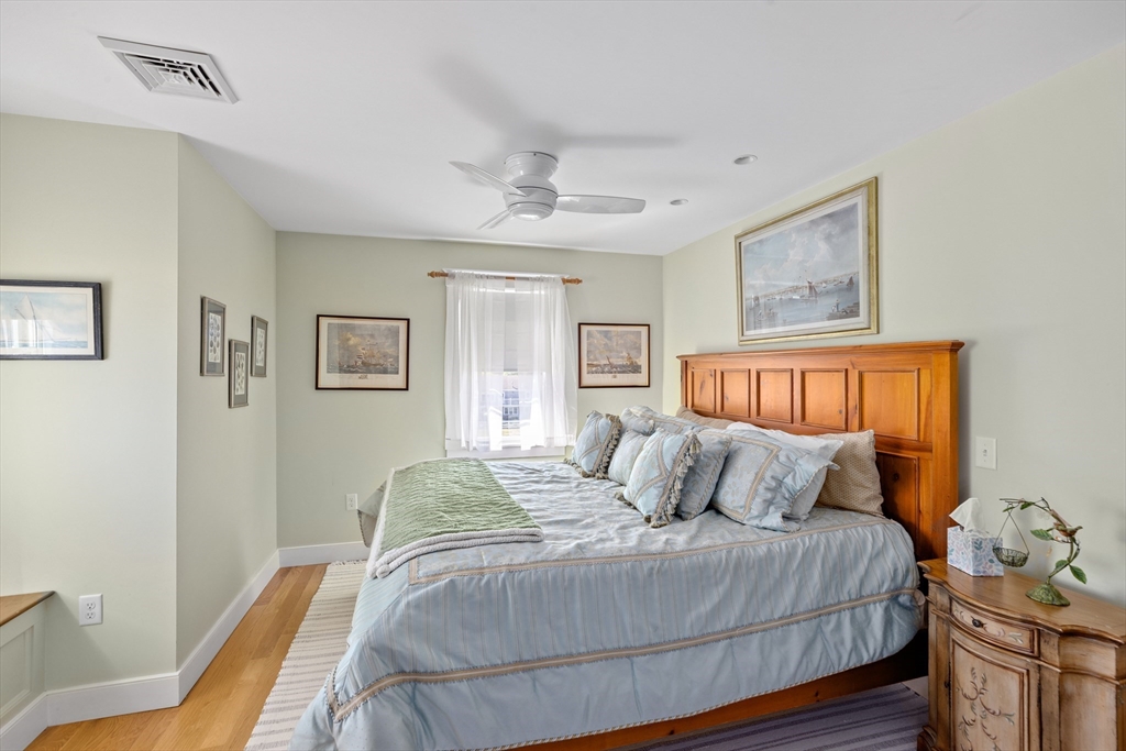 33 Oceanside Dr