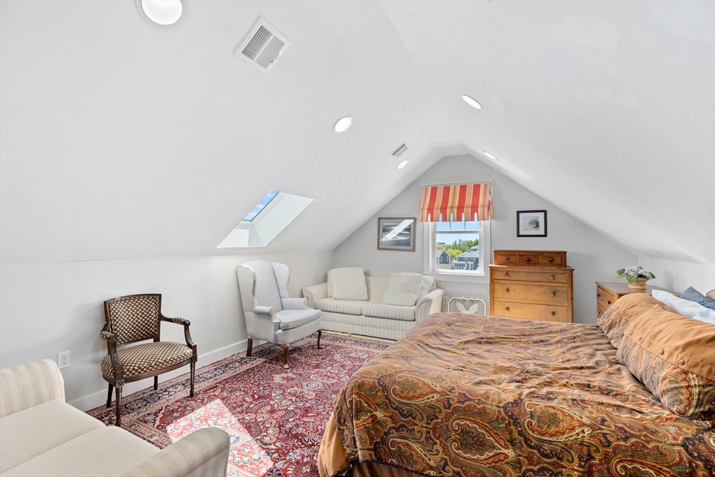 33 Oceanside Dr