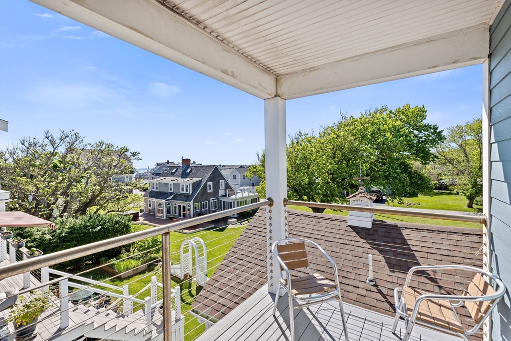 92 Marion Rd Unit: UPPER