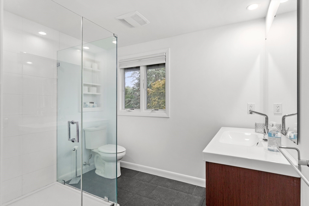 53 Myles View Dr