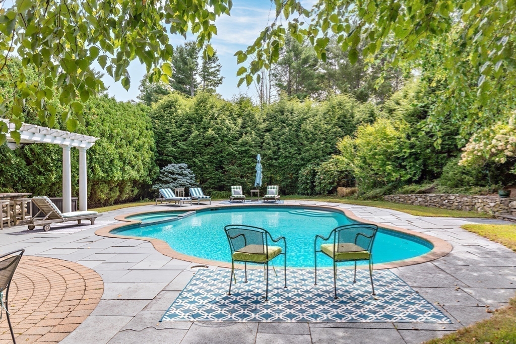 53 Myles View Dr