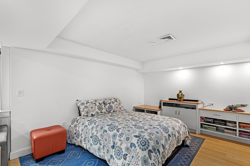 53 Myles View Dr