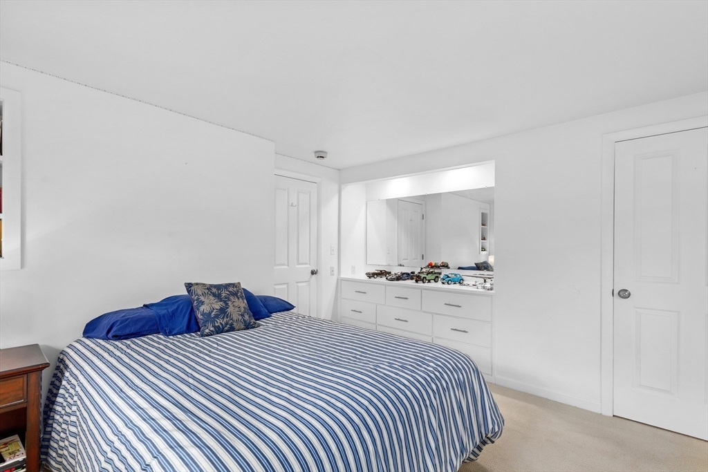 53 Myles View Dr