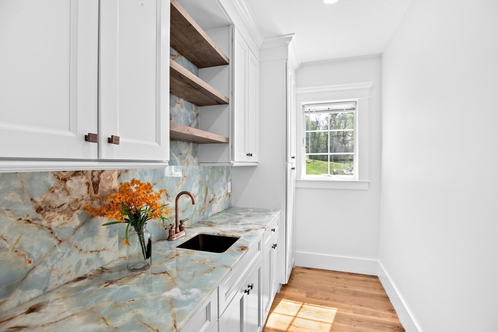 10 Ocean Ledge Dr