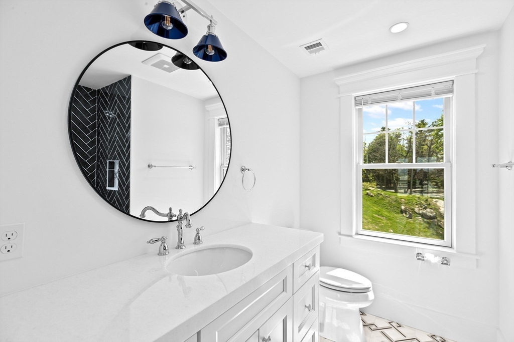 10 Ocean Ledge Dr