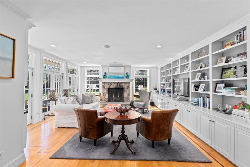 152 Forest Ave