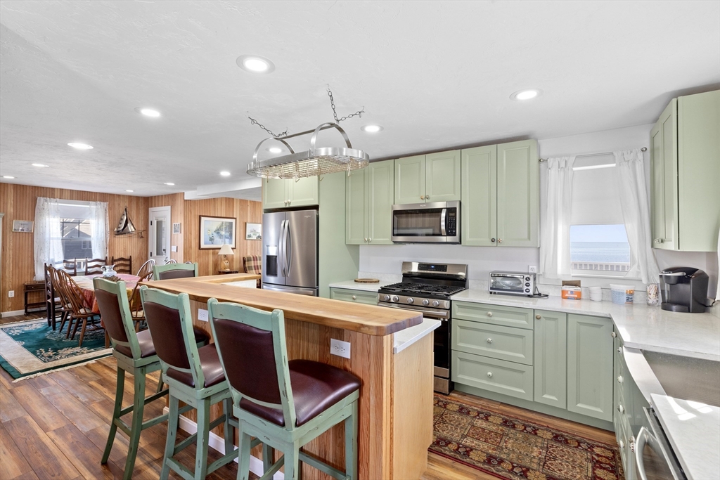 43 Oceanside Dr