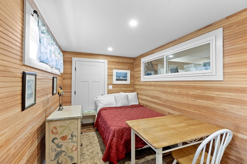 43 Oceanside Dr