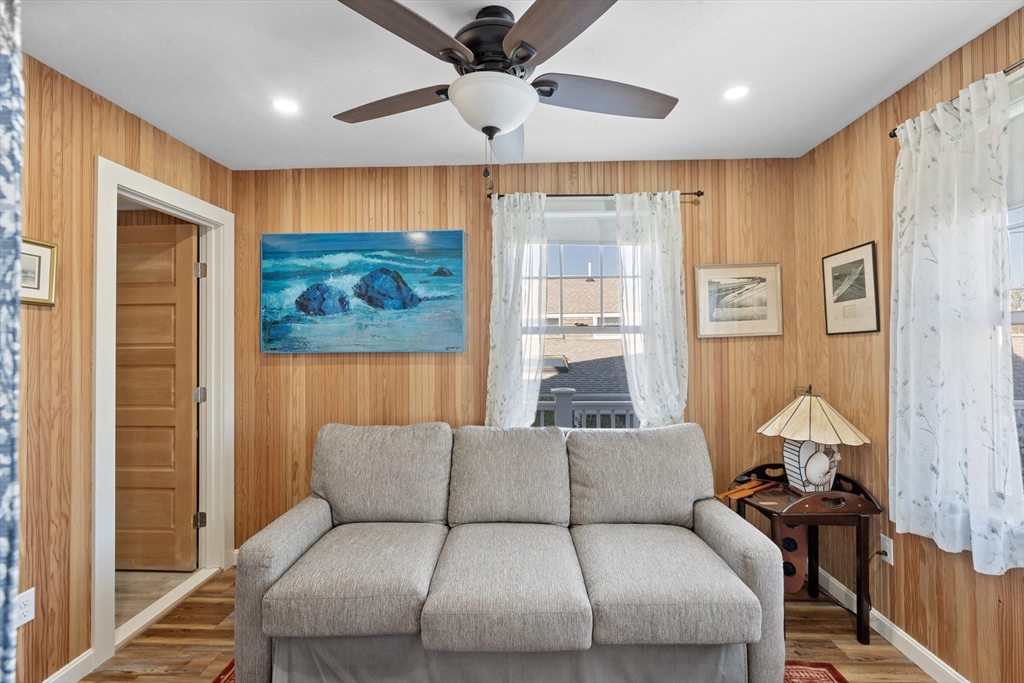 43 Oceanside Dr