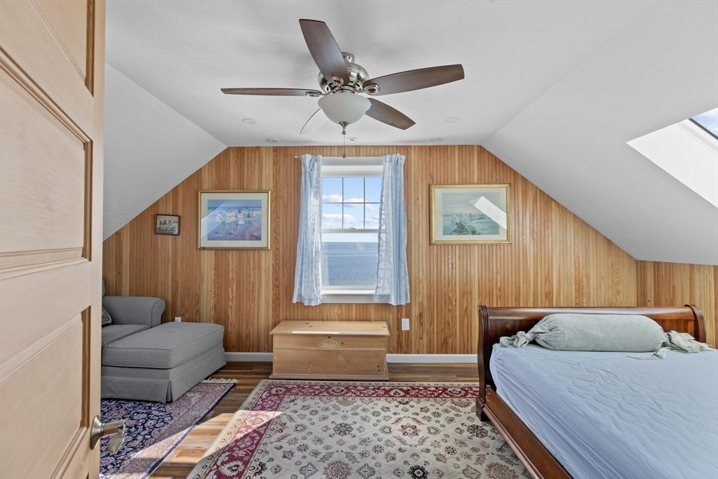 43 Oceanside Dr