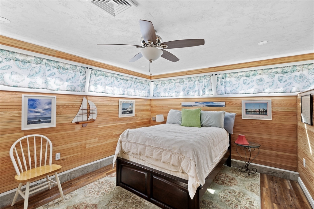 43 Oceanside Dr