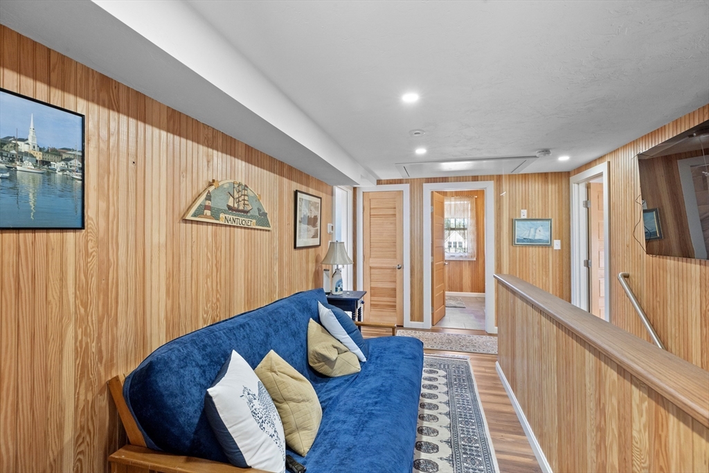 43 Oceanside Dr