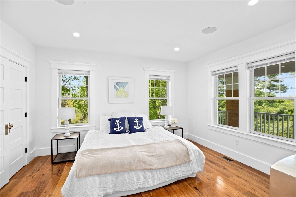 10 Ocean Ledge Dr