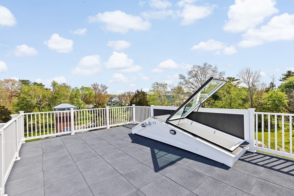 10 Ocean Ledge Dr