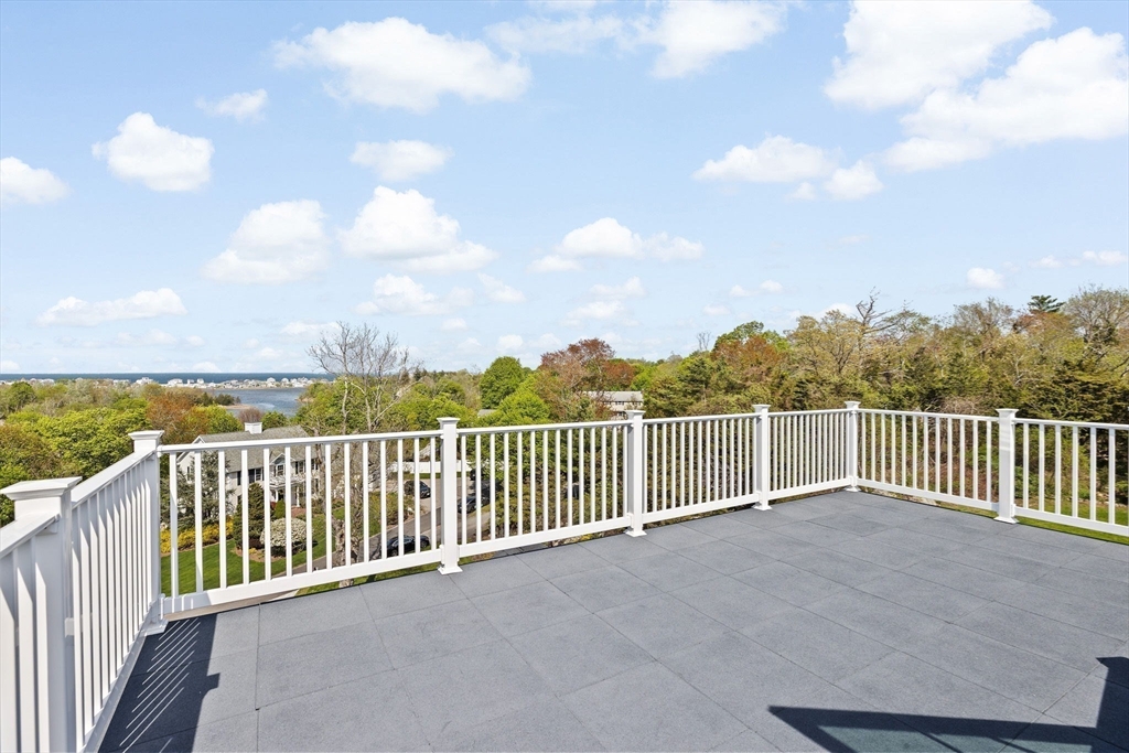 10 Ocean Ledge Dr