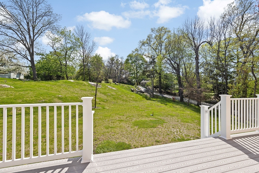 10 Ocean Ledge Dr