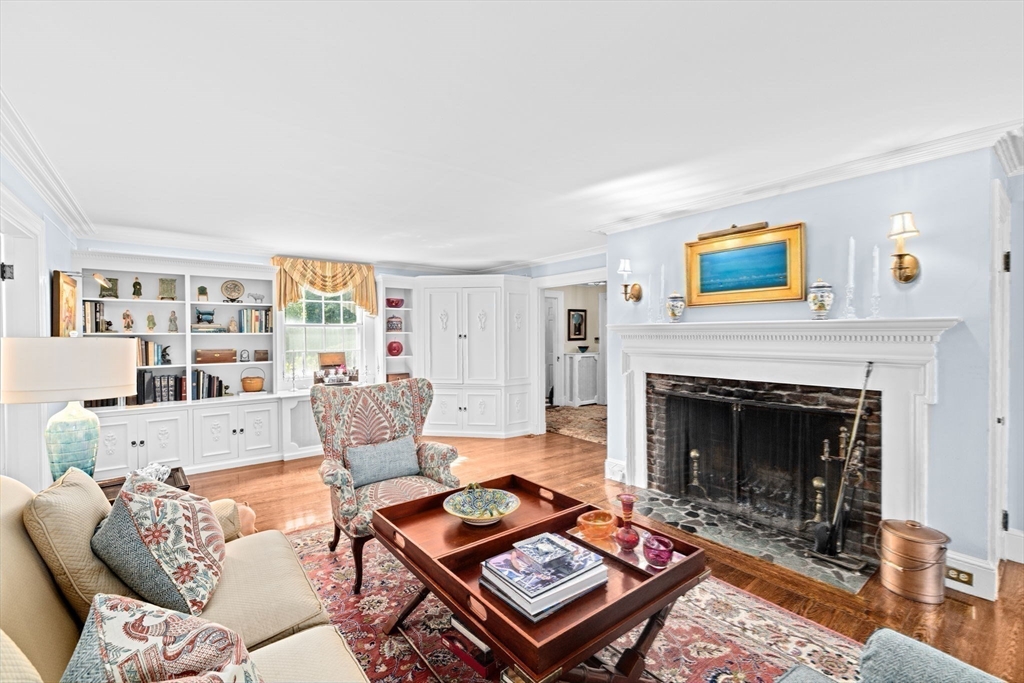 73 Pond St